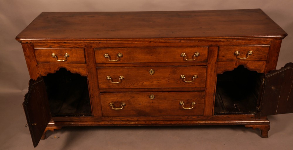 A Georgian Oak Serving Dresser View IV
