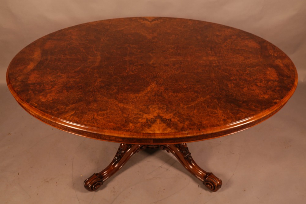 A Super Qualty Victorian Breakfast Table in Burr walnut View IV