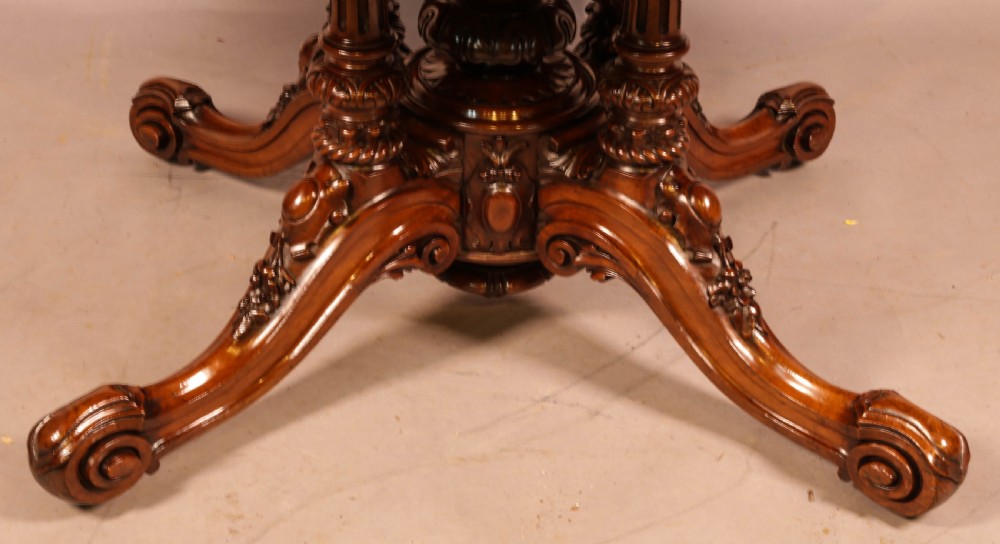 A Super Qualty Victorian Breakfast Table in Burr walnut View VI