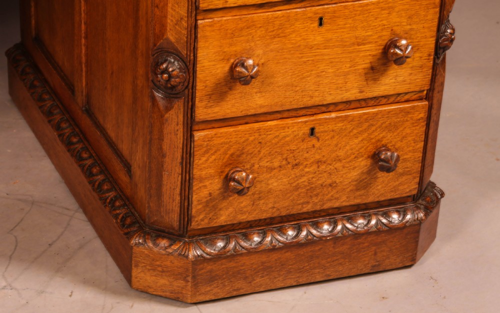 A Good Quality Partners desk in Oak View VI