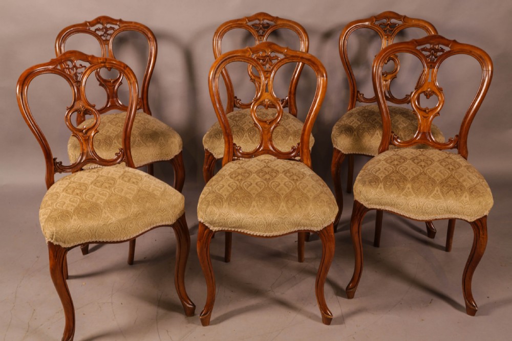 A Set of 6 Victorian Dining Chairs in Walnut View II