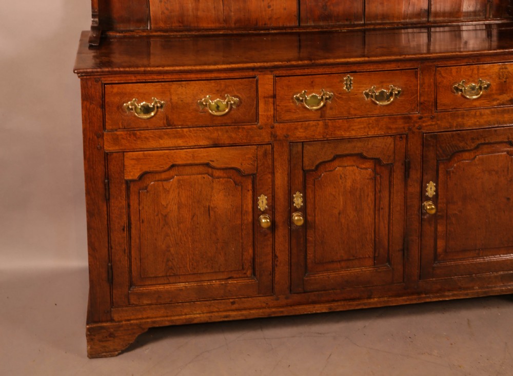 An 18th century Oak Dresser  View VII