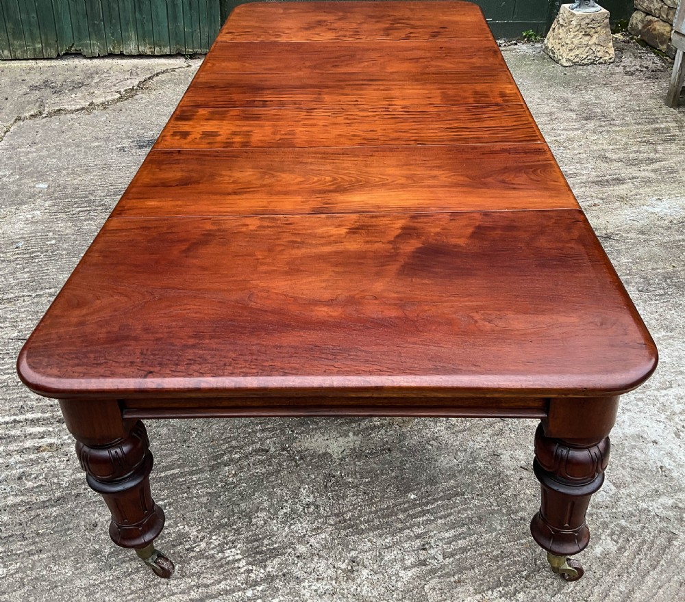 A Good Victorian Mahogany Extending Dining Table seat 12 View XV