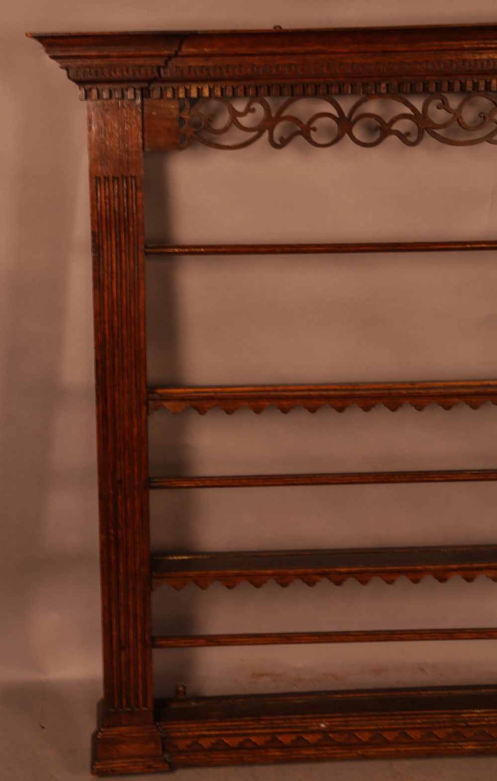 A Super 18th century plate rack in Oak View VI