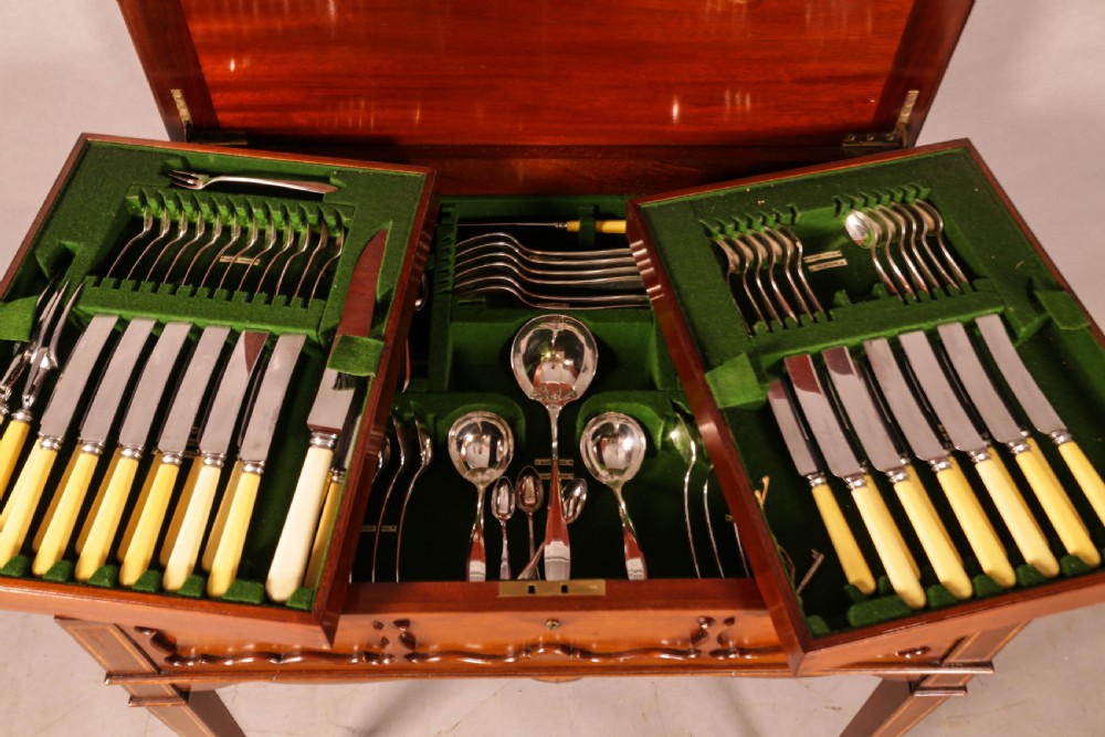 A Very Good Canteen of Cutlery View VIII