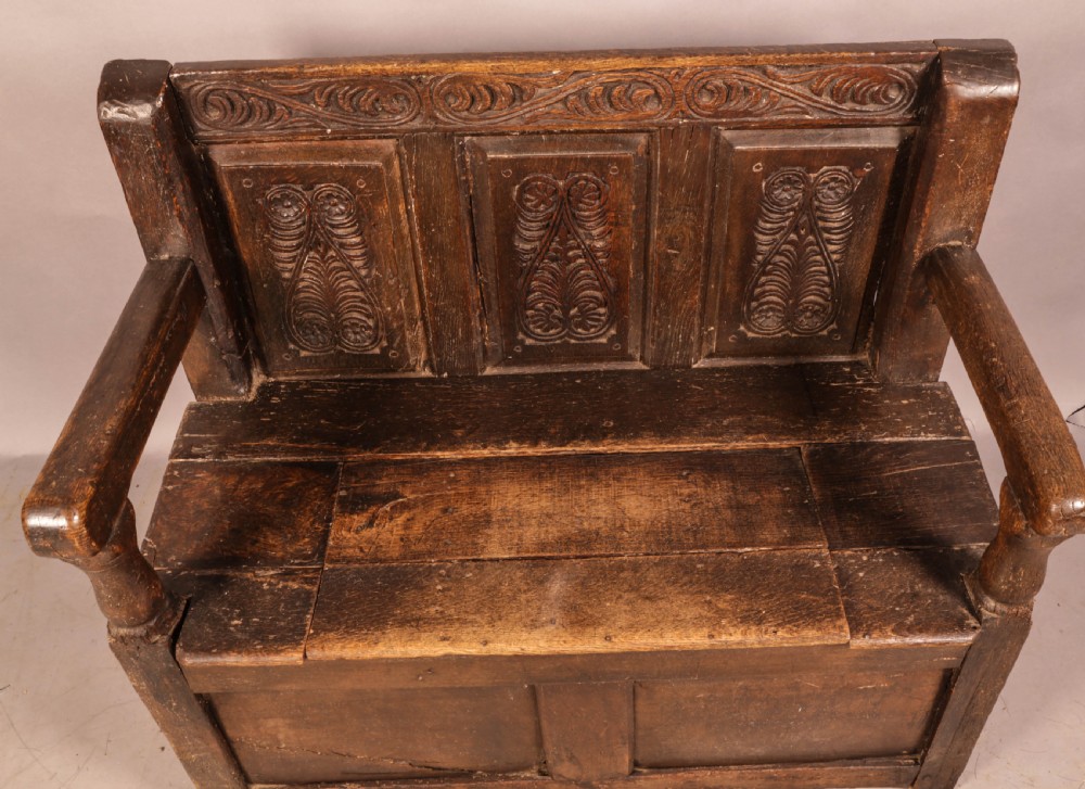 Early Oak Settle carved View V