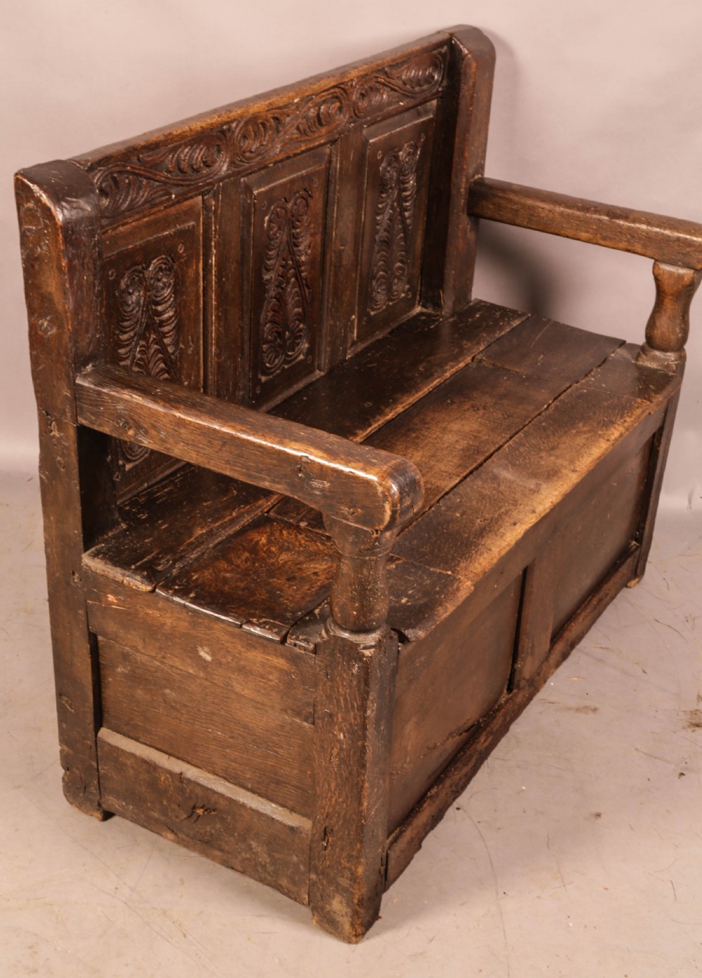Early Oak Settle carved View VIII