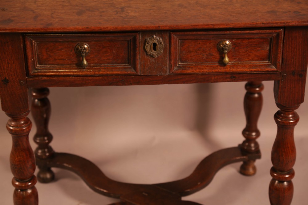 A Super William and Mary Side Table in Oak View VI