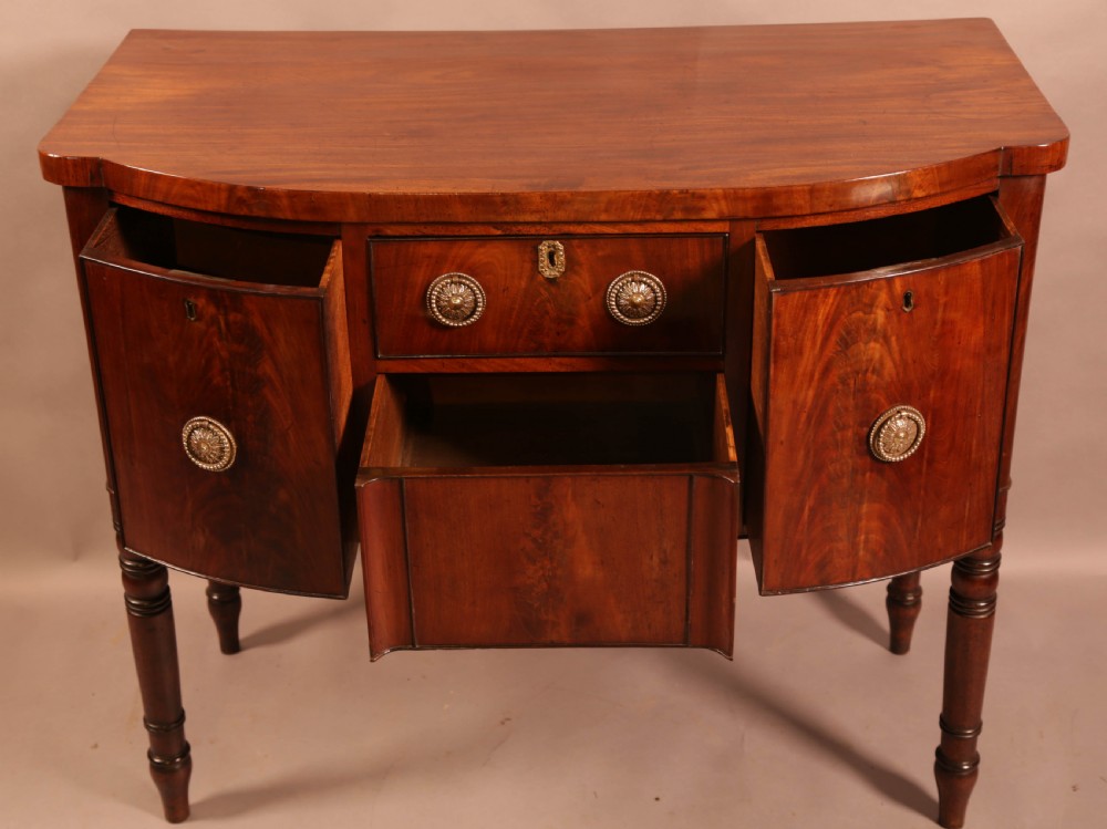 A Small Georgian Serving sideboard Mahogany View IV