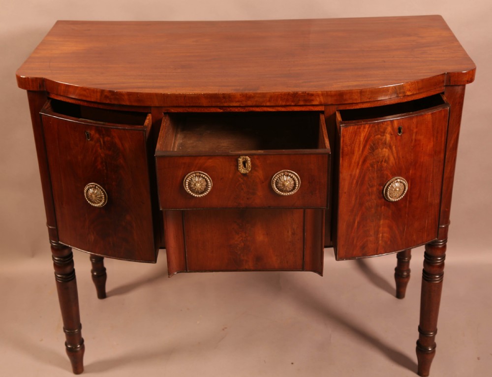 A Small Georgian Serving sideboard Mahogany View V