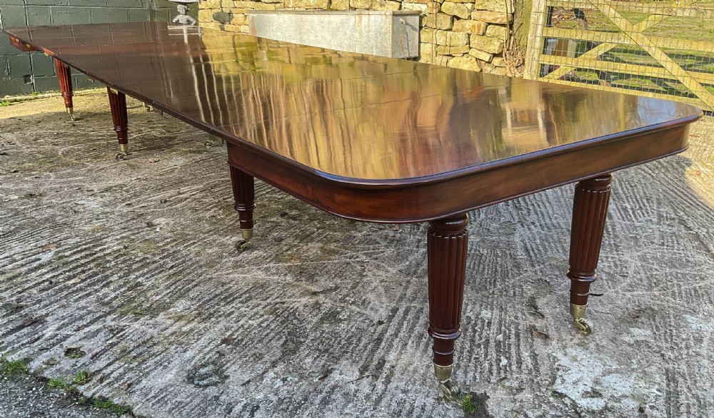 Rare Imperial Dining Table 7 leaves seats 20 . c 1830 View XIII