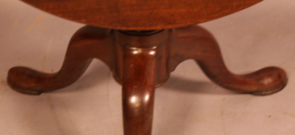A Good 18th century Bird Cage Tripod Supper Table View III