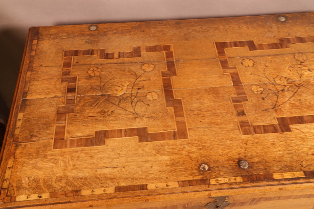 A Scandinavian Blanket Box lots of Inlay View VI