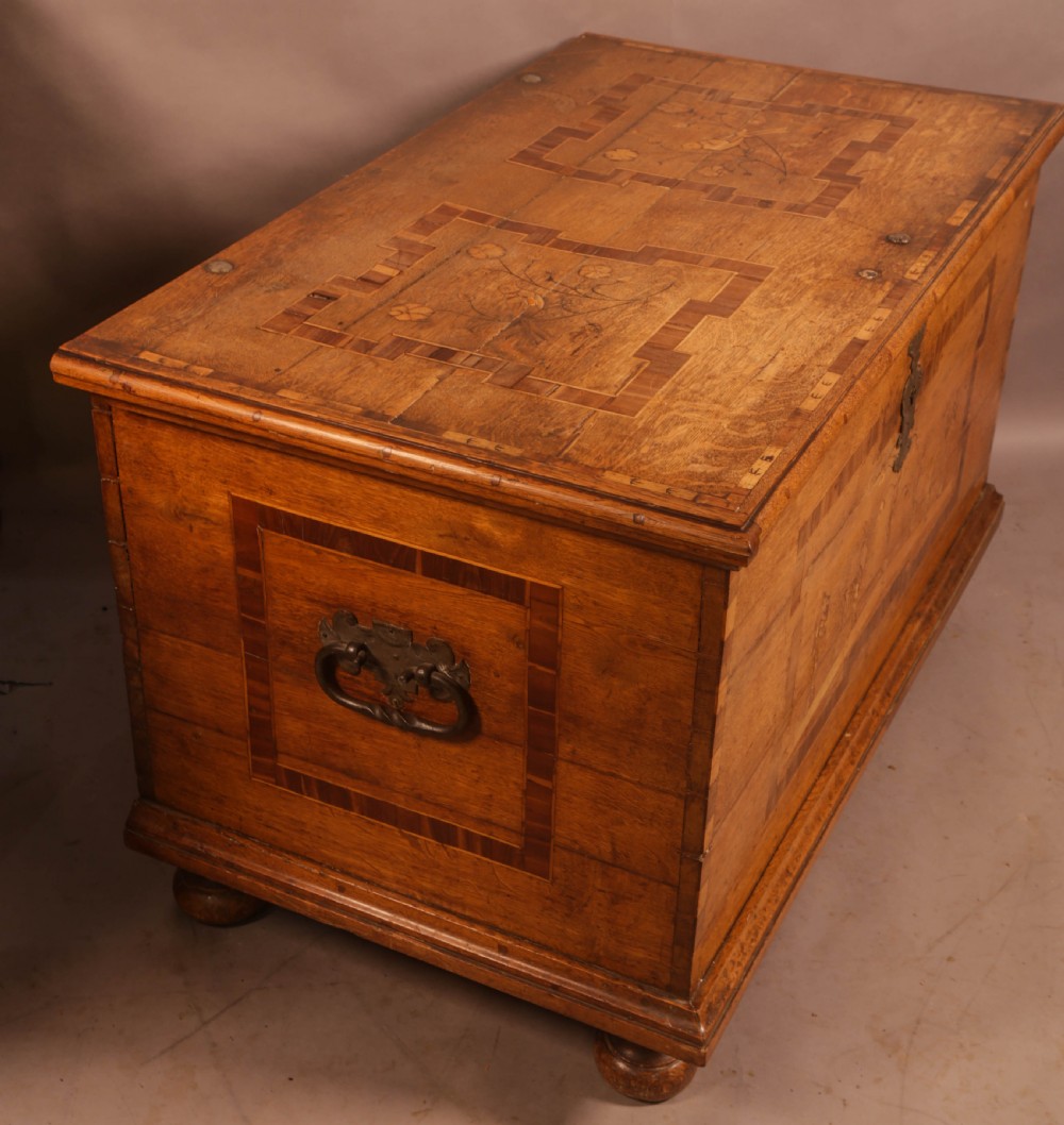 A Scandinavian Blanket Box lots of Inlay View IX
