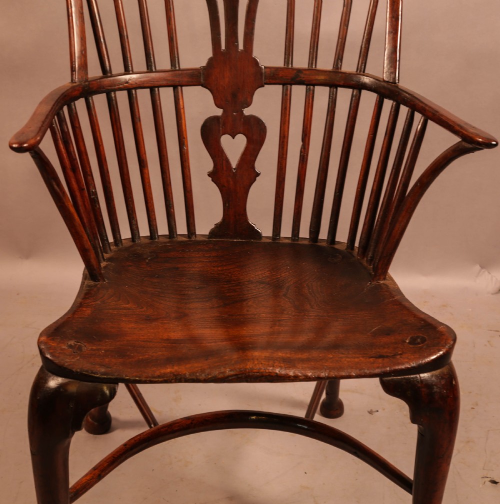 An 18th century Cab Leg Yew Windsor Chair View V