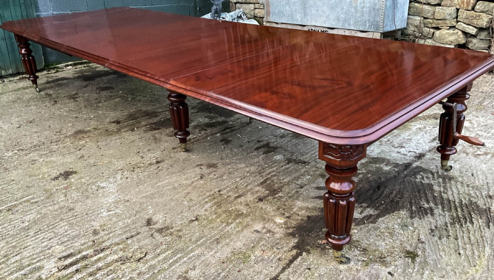 A Superb Early Victorian Wind Out Extending Dining Table Mahogany