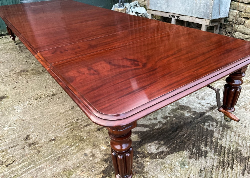 A Superb Early Victorian Wind Out Extending Dining Table Mahogany View II