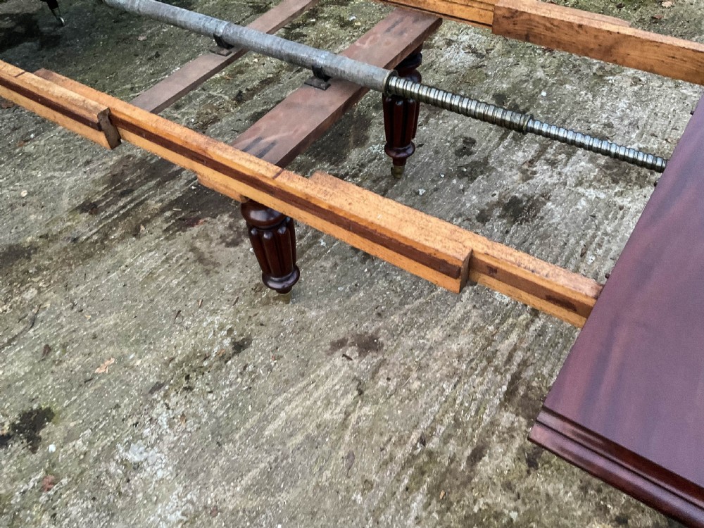 A Superb Early Victorian Wind Out Extending Dining Table Mahogany View VI