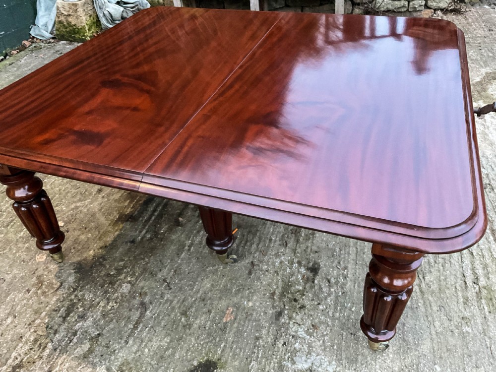 A Superb Early Victorian Wind Out Extending Dining Table Mahogany View IX