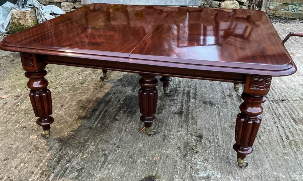 A Superb Early Victorian Wind Out Extending Dining Table Mahogany View XII