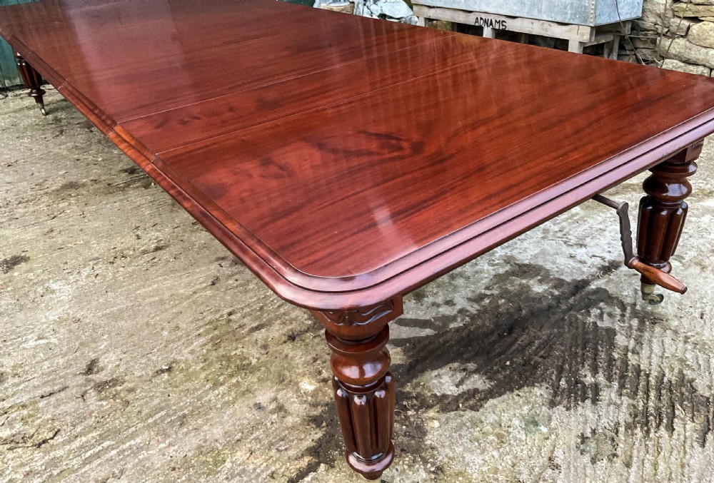 A Superb Early Victorian Wind Out Extending Dining Table Mahogany View XVII