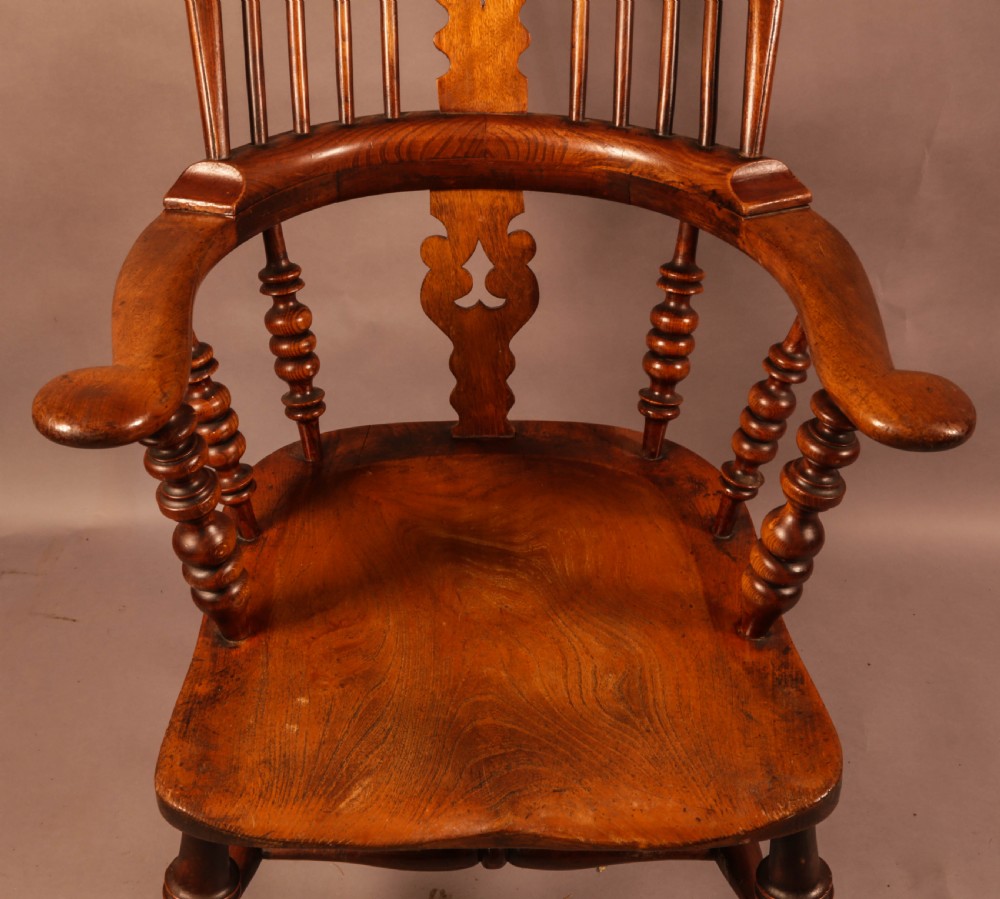A Good 19th Century Broad Arm Windsor Chair View IV