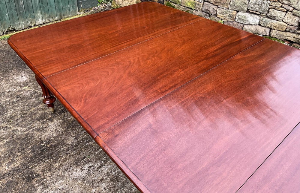 A Good Victorian 2 leaf extending dining table Mahogany View IX