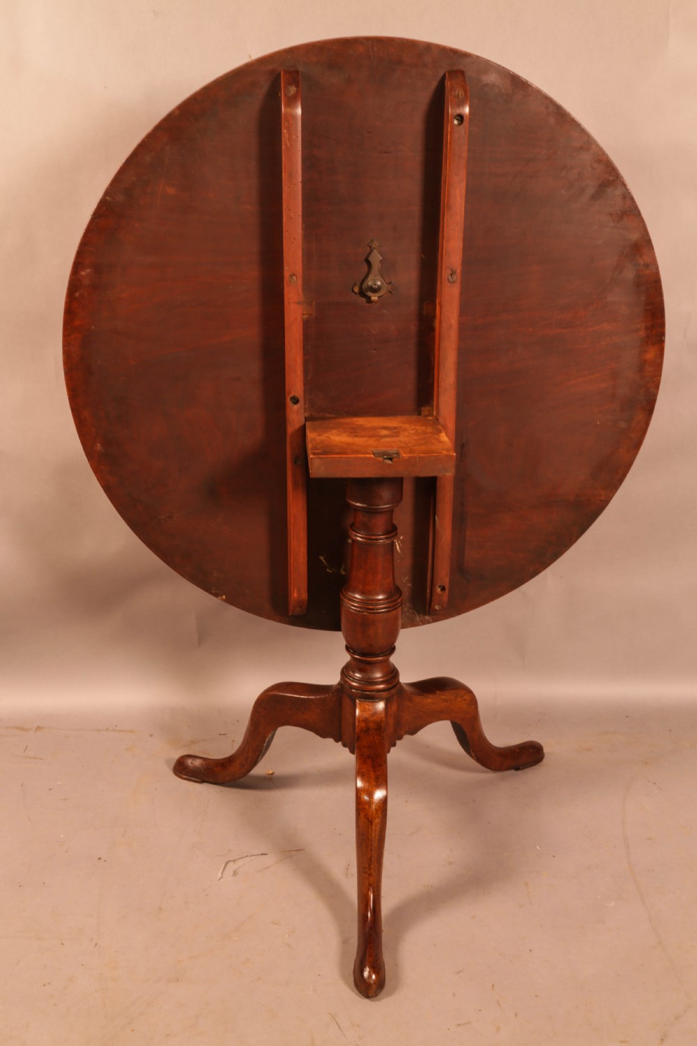 A Good Georgian Tripod Supper Table Mahogany View VI
