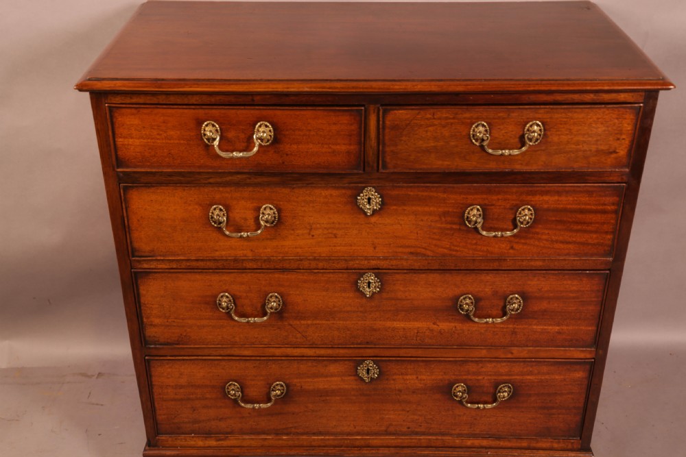 A Georgian Mahogany Chest of Drawers Quality View VII