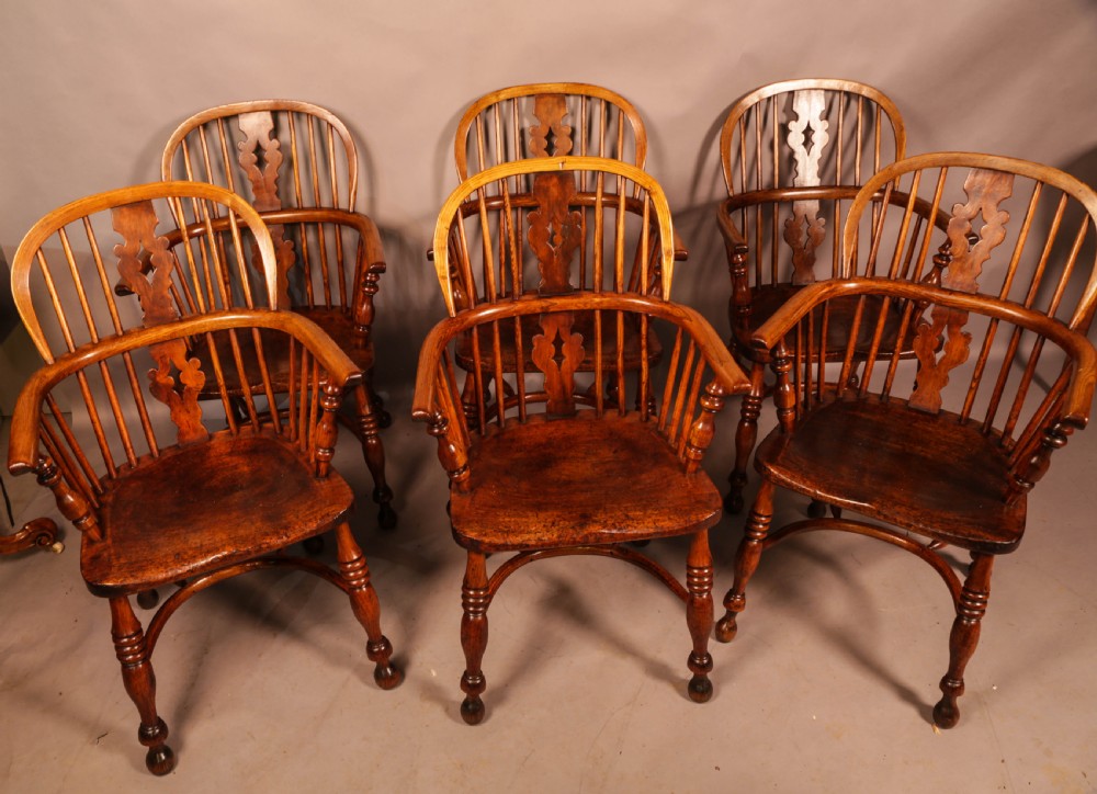 A Matching Set of 6 Windsor Chairs
