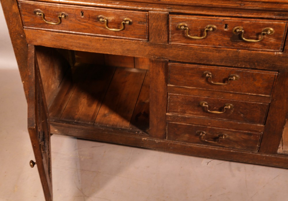 A Georgian Serving Dresser in oak View VII