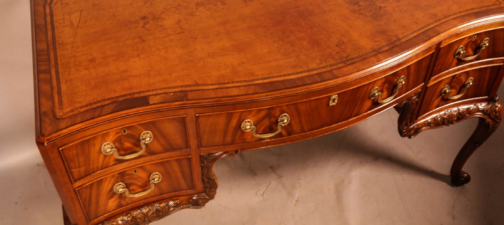 A Quality 20th century Kneehole desk View VII