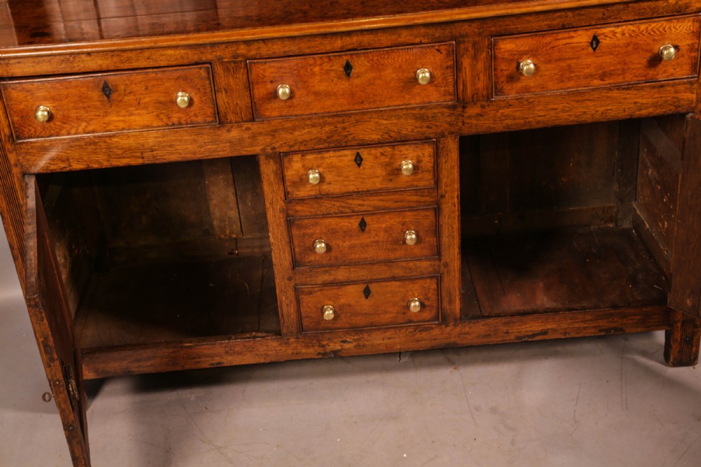 A Good Georgian Oak Welsh dresser View VII