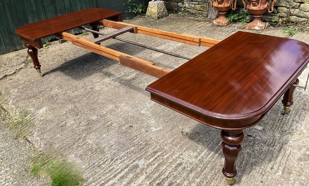 A Superb Early Victorian Extending Dining Table 4 leaves seats 12 View XIV