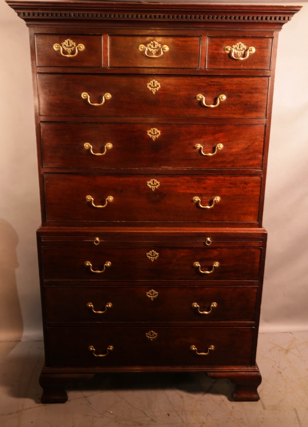 A Good 18th century Chest on Chest