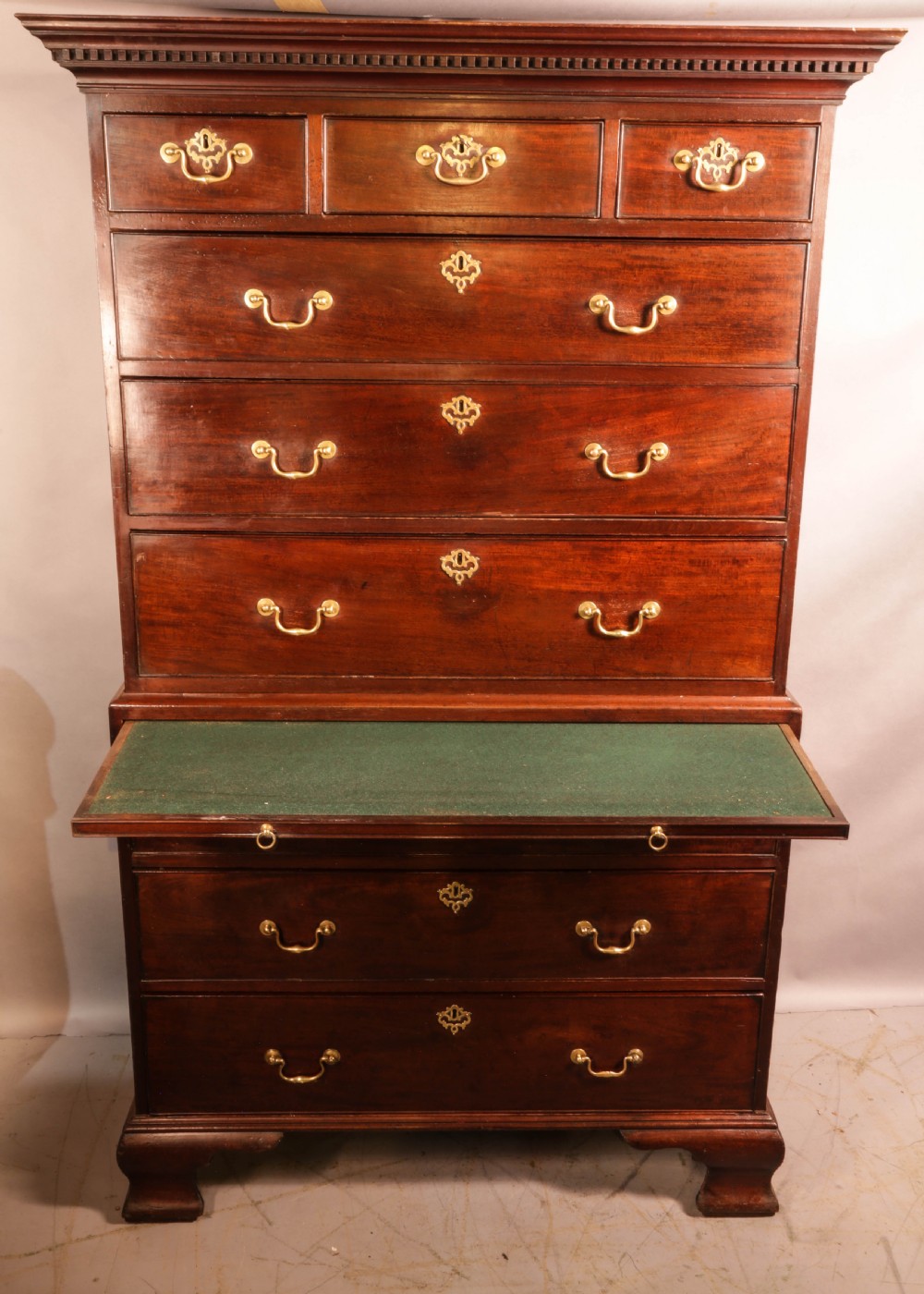 A Good 18th century Chest on Chest View IV