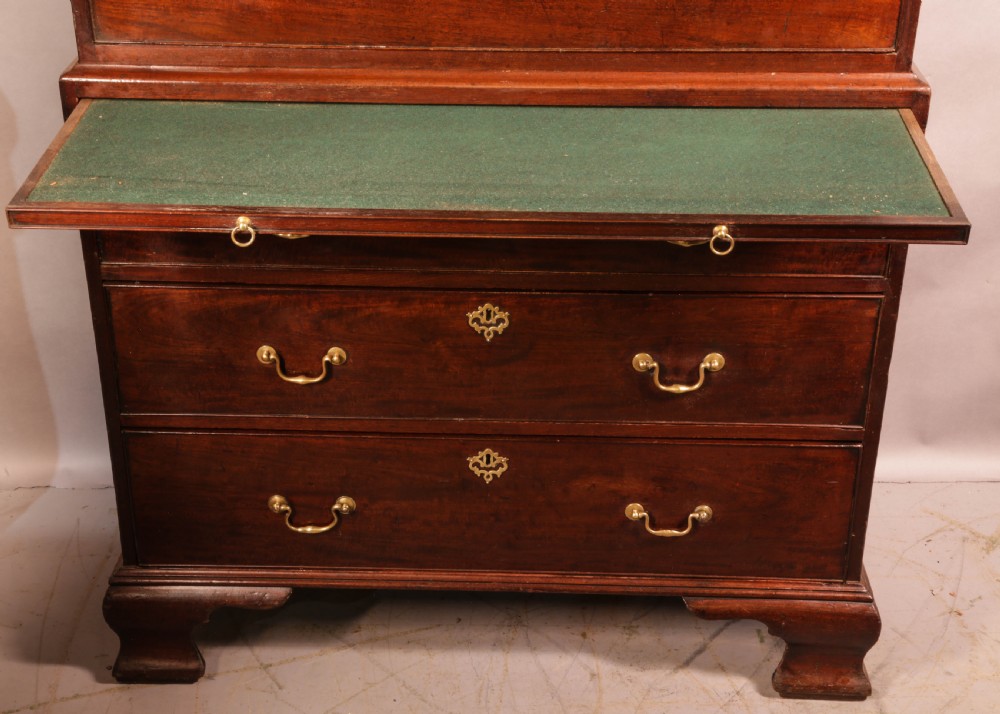 A Good 18th century Chest on Chest View VI