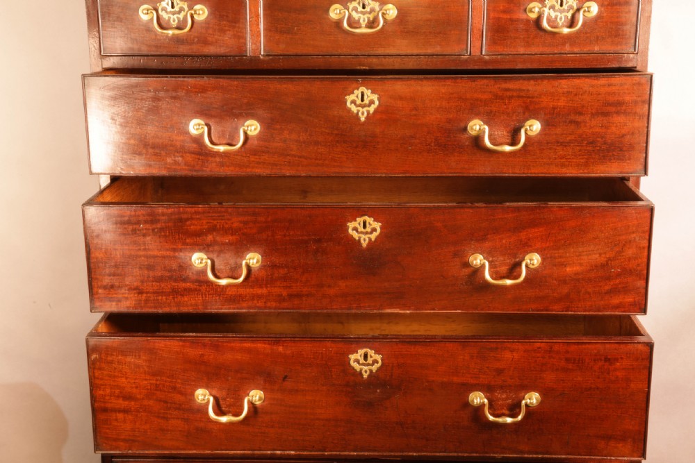 A Good 18th century Chest on Chest View VII