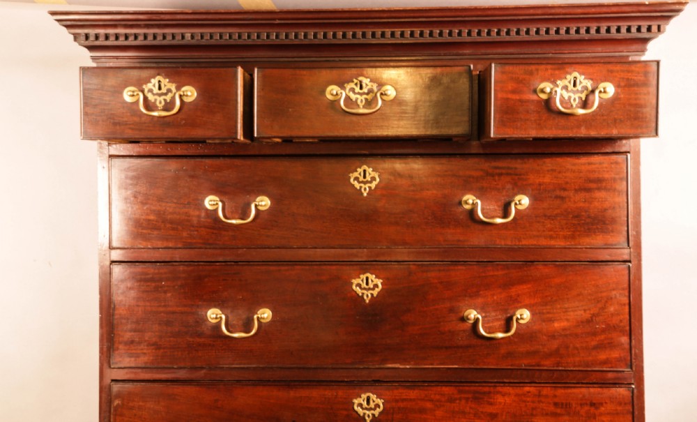 A Good 18th century Chest on Chest View VIII