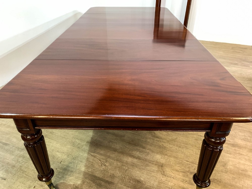 A Superb Georgian Extending Dining Table in Mahogany seats 12 View VII