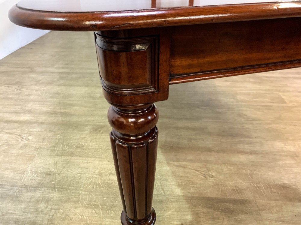 A Superb Georgian Extending Dining Table in Mahogany seats 12 View XXII