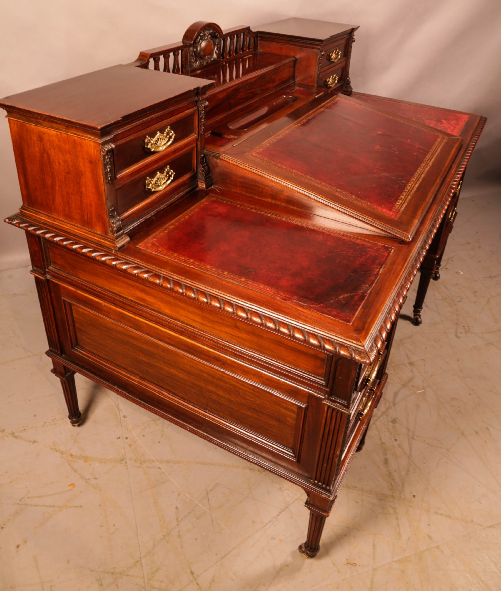 A stunning Quality Victorian Pedestal Desk View XV