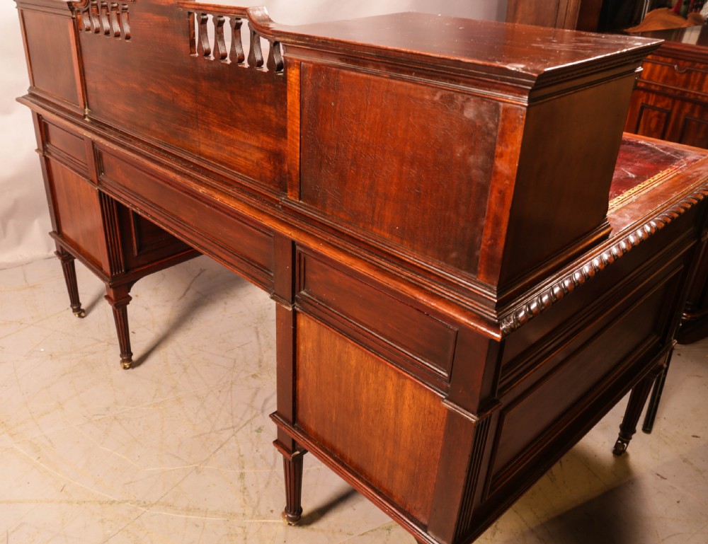 A stunning Quality Victorian Pedestal Desk View XVI