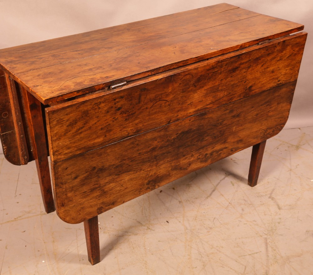A Very Rare Georgian Gate leg dining Table in Yew Wood