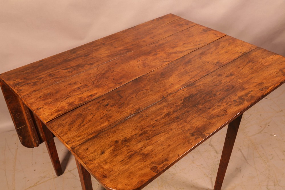 A Very Rare Georgian Gate leg dining Table in Yew Wood View VI
