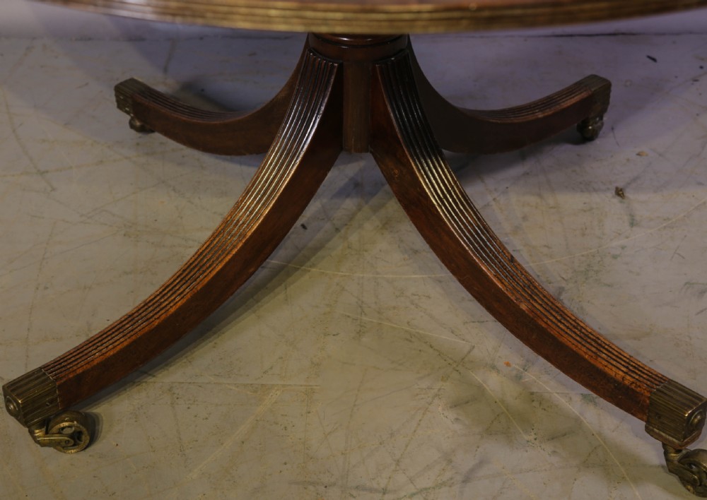 A Rare Georgian Circular Top Dining Table in Mahogany View VIII