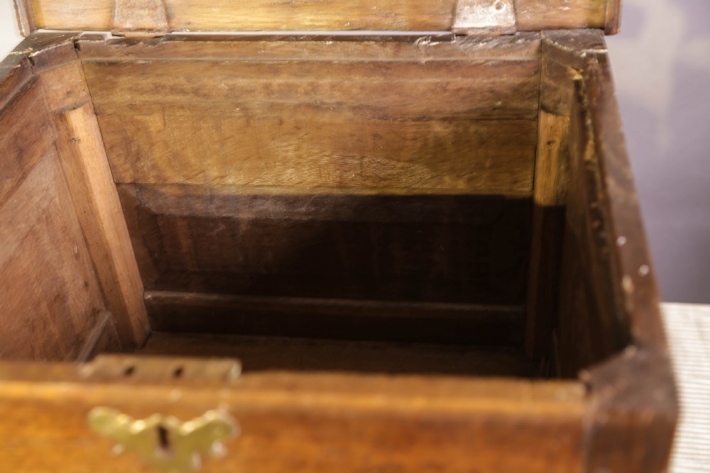 An Attractive early 18th c Close stool in Oak View IX