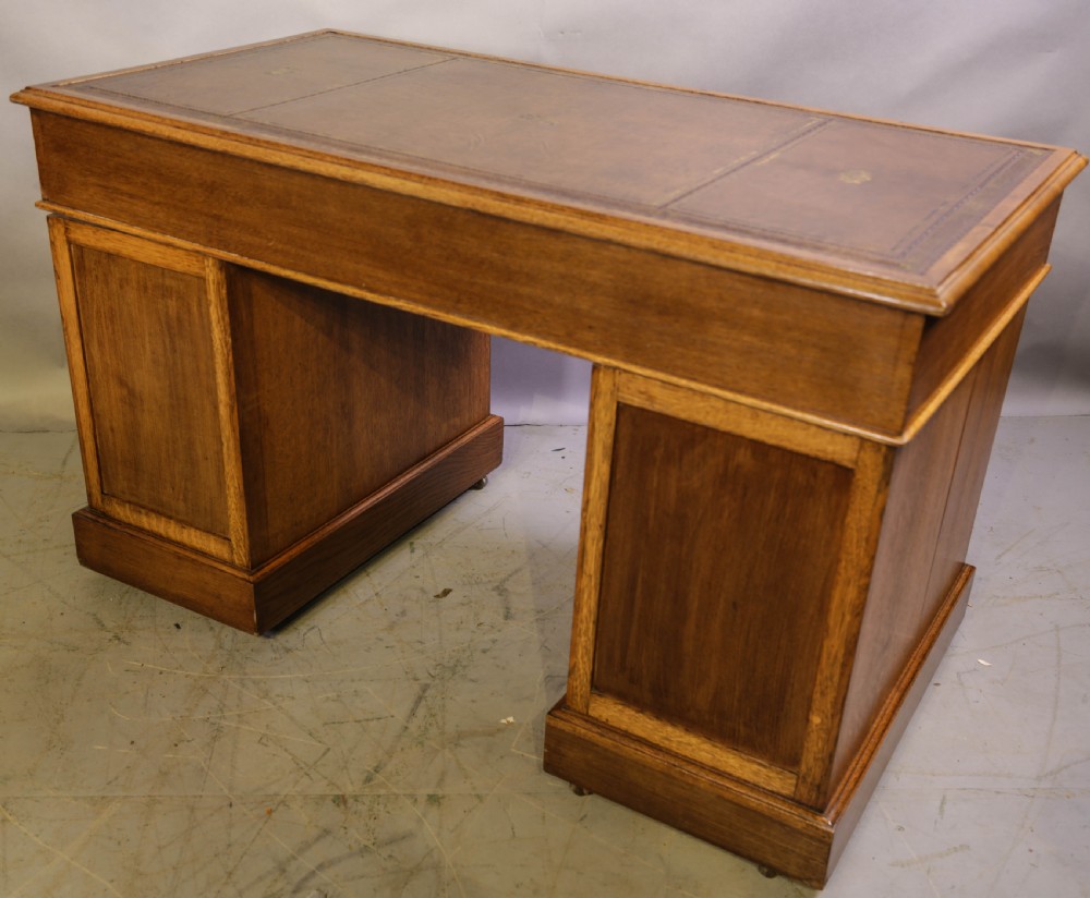 A Victorian Oak Pedestal Desk c 1880 View III
