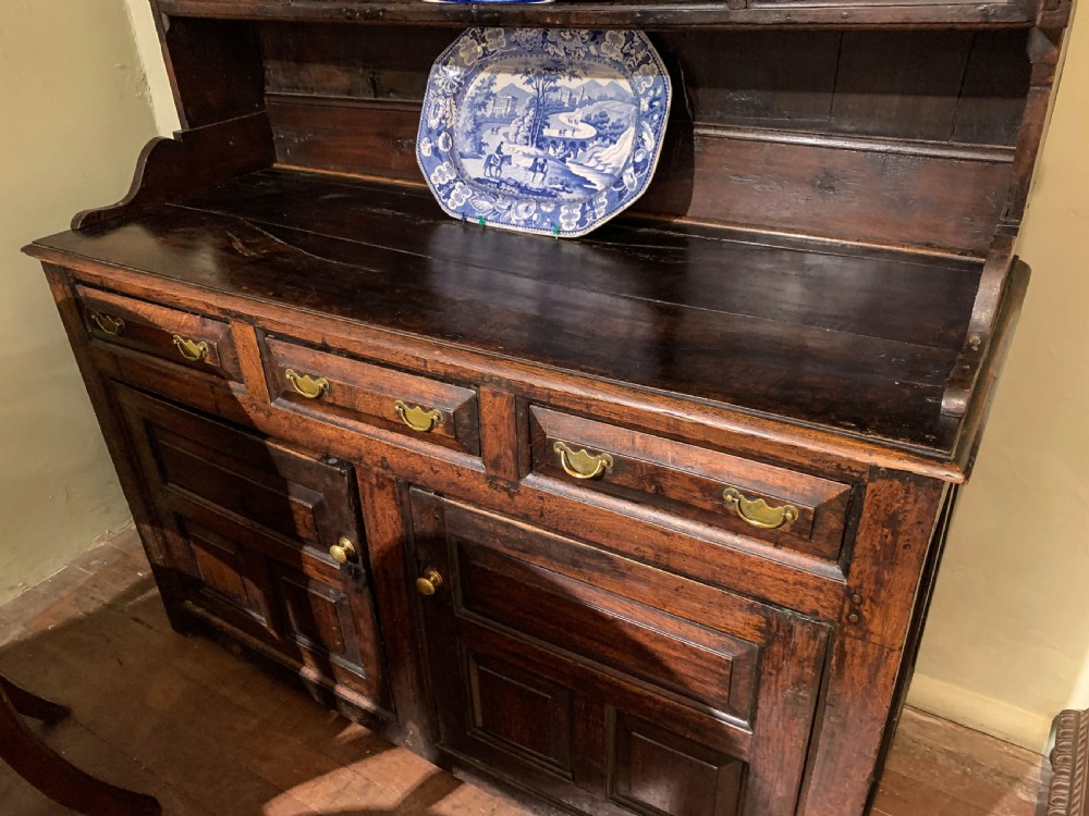 A Very Good Welsh Dresser 1731 HO in Oak View XVI