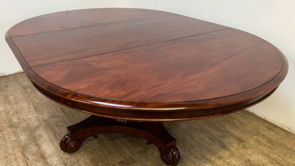 A Good William IV Extending Dining Table seats 8 View III